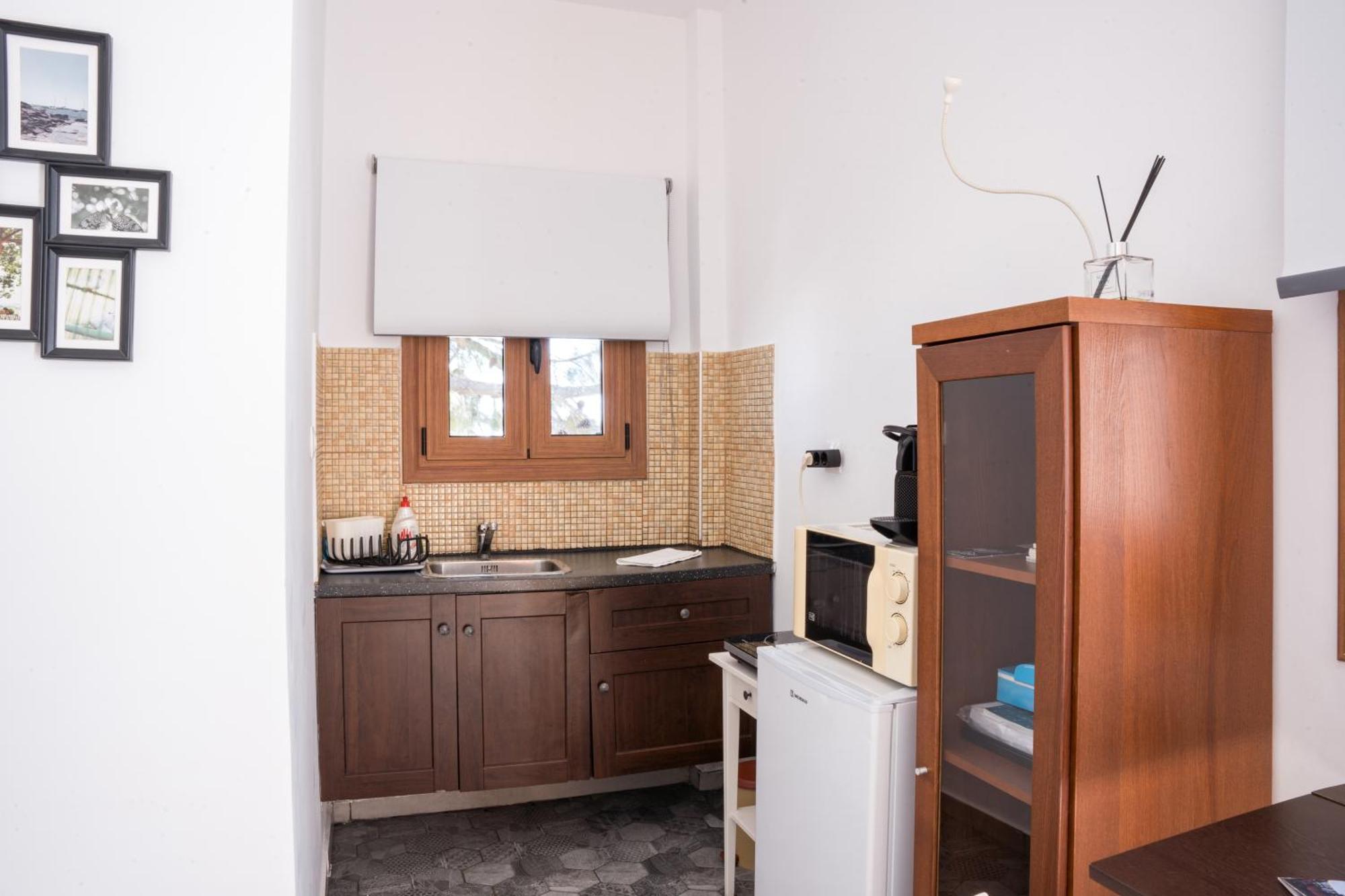 Cozy Budget Apartments In The Heart Of Fira Екстериор снимка